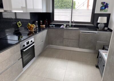Keuken met allerlei inbouw apparatuur